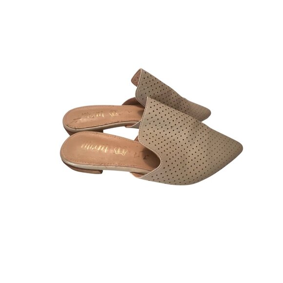 Mi.Im Perforated Beige Pointed Toe Mules Size 9 - Picture 3 of 5